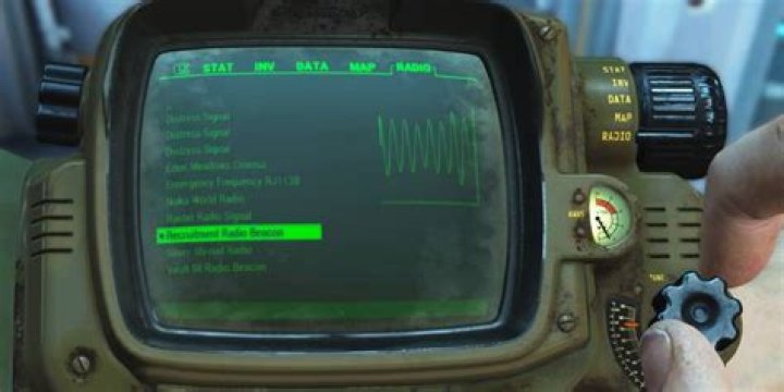 Does the damage of a melee weapon, displayed in the pipboy reflect the damage of a regular attack or power attack?