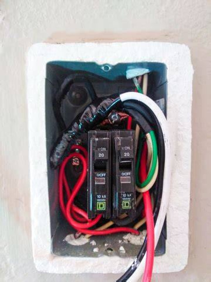 Fuse box disabling