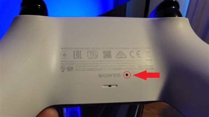 How can I reset controller configuration for a specific game in Steam?