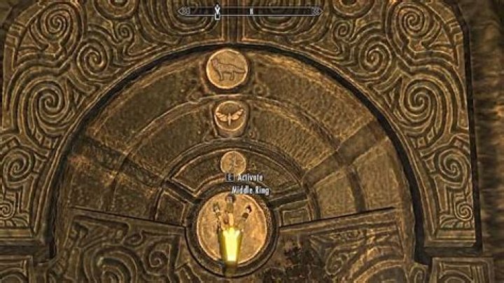 How do I fix the diamond claw door in Skuldafn not opening even after I've put the rings in the right place?