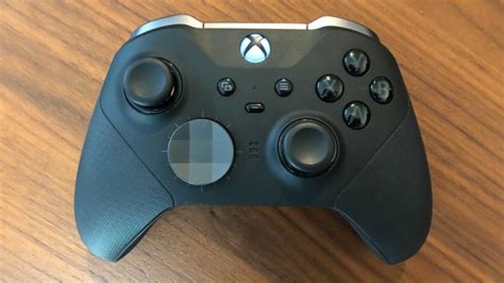 How do I use 2 controllers to play local multiplayer via remote play?