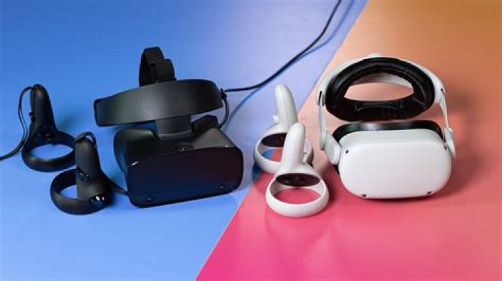How do you launch Elite Dangerous in monitor/Oculus Rift mode with separate shortcuts?