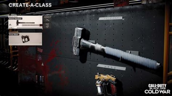 How do you use the ballistic knife in black ops 4?