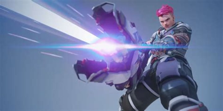 How does the damage of Zarya's weapon work?