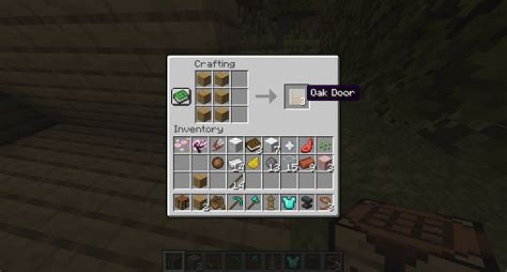 How is a half door made in Minecraft?