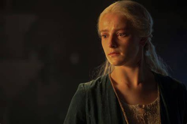 How to keep the wedding betrothal to Elaena Glenmore in episode 2 of Game of Throne?