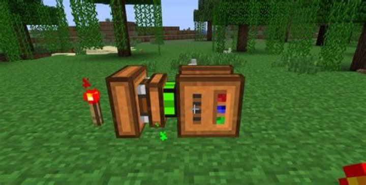In the Forestry mod, how do you input seed oil into the carpenter?