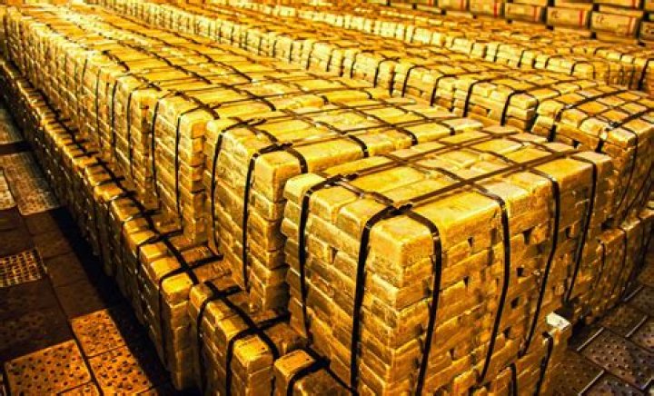 Is pickpocketing large amounts of gold in Skyrim bugged?