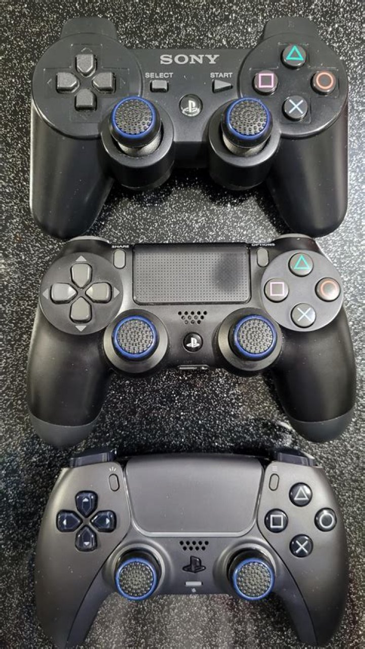 Key differences between DualShock 4 v1 and v2