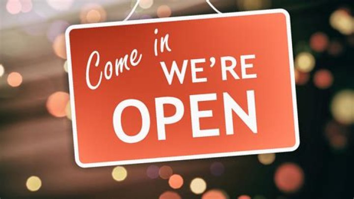 When are all the stores open (with and without ordinances)?