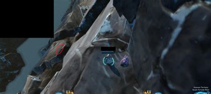 Where and what are the "unusual crystal formations" on Alderaan?